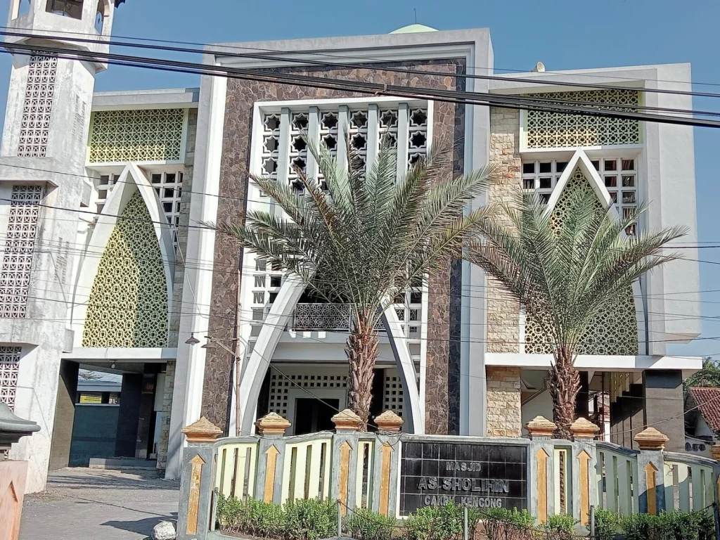 Masjid Assholihin Cakru Jember: Menebar Cahaya Dakwah di Pelosok Jember