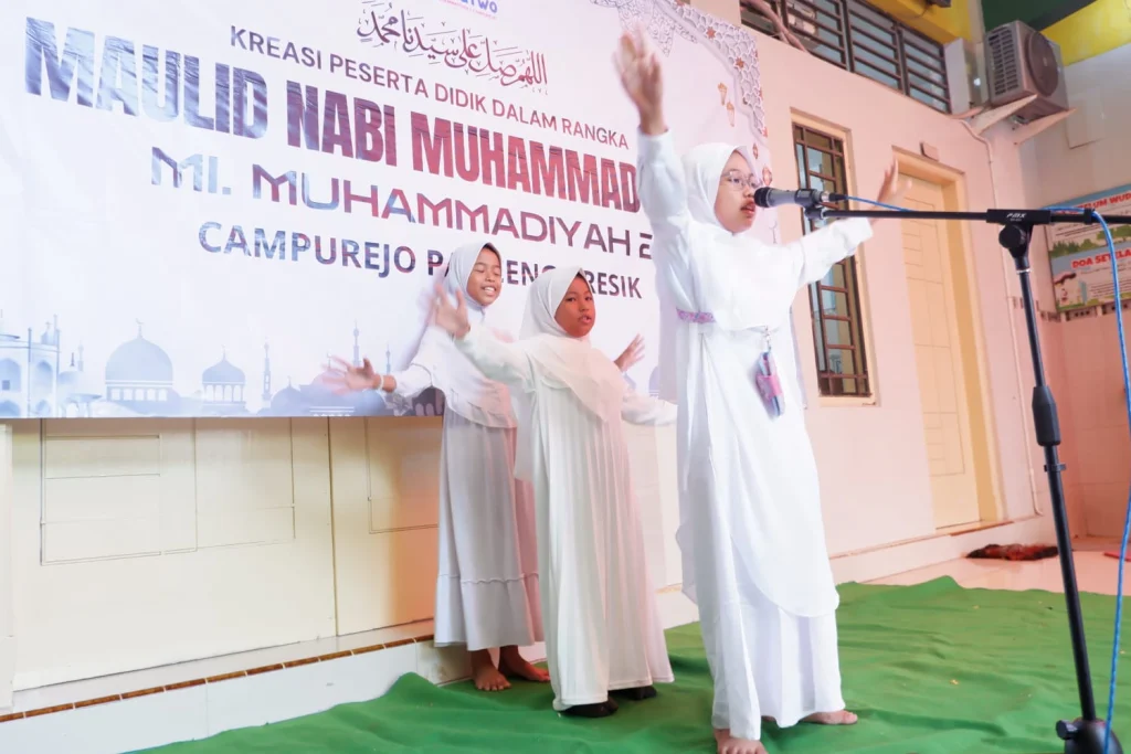 Semarakkan Maulid Nabi, MI Mutwo Campurejo Gresik Adakan Lomba Puisi dan Menyanyi