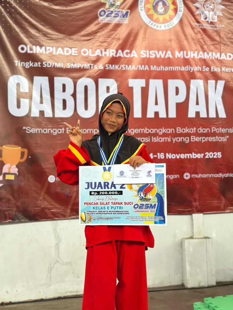 Siswi SMP Muhammadiyah 22 Mantup Raih Juara 2 Pencak Silat Tapak Suci O2SM 2025