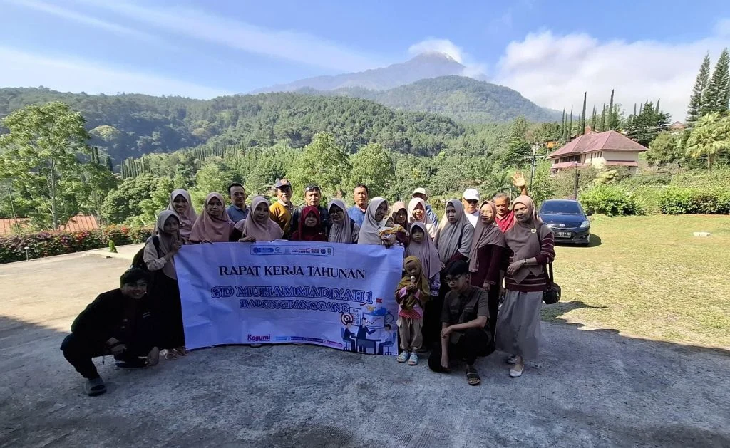 Menilik Keseruan Rapat Kerja Tahunan SD Muhammadiyah 1 Balongpanggang