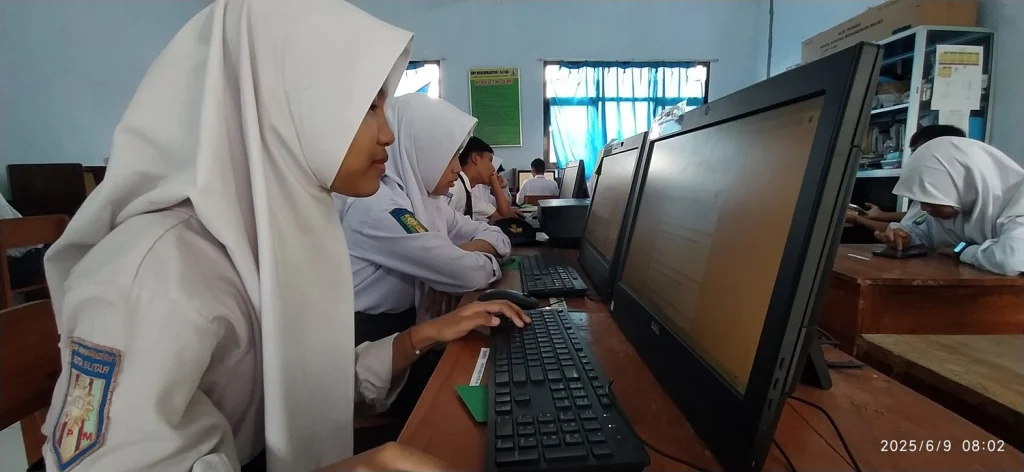 Detik-Detik Penentu: Siapa Jagoan Akademik Sumatif Akhir Semester Genap 2024/2025 SMP Muhammadiyah 1 Blitar?