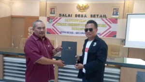 BPD Setail Banyuwangi Terima SK Perpanjangan Jabatan dari DPMD