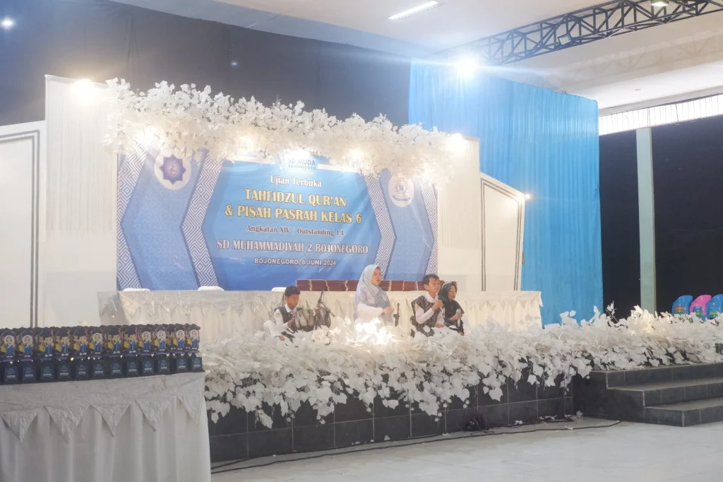 Musikalisasi Puisi Apik Menghibur Pisah Pasrah SD Mudabo