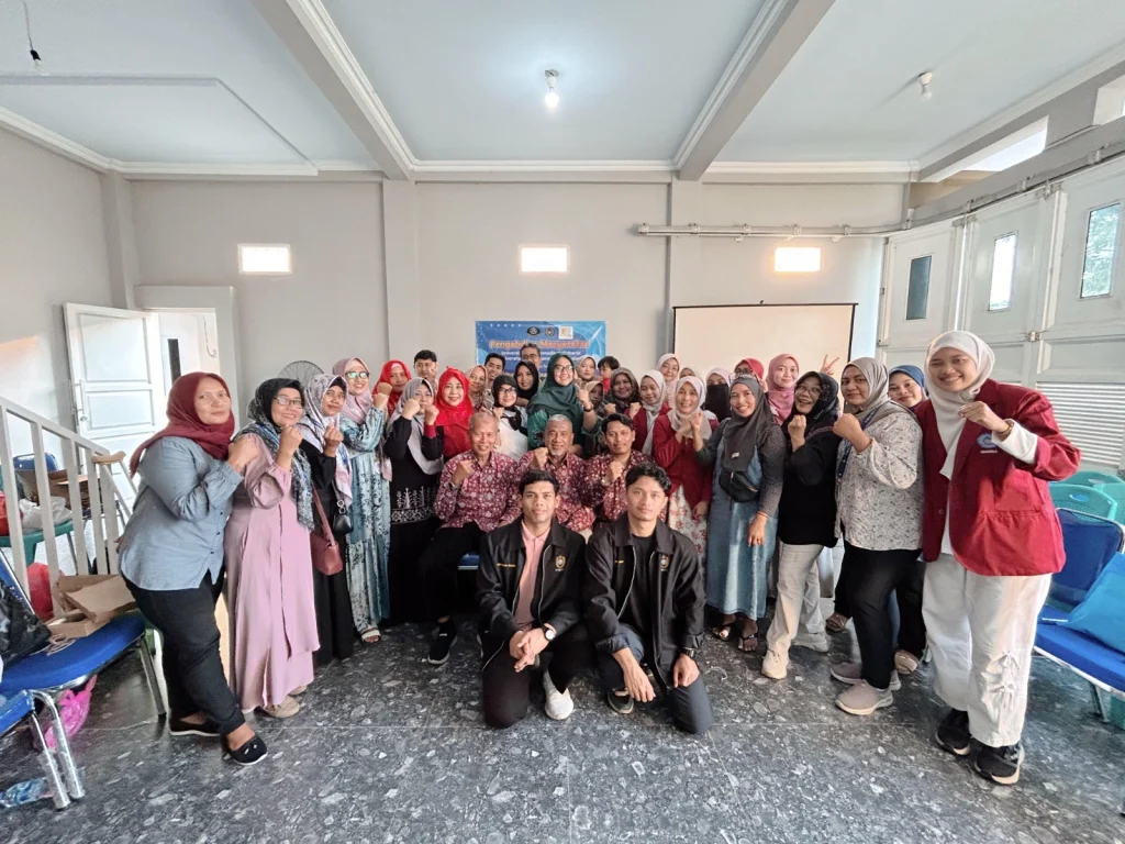 Pengabdian kepada Masyarakat: Pendampingan Pelatihan Pengelolaan Keuangan pada UMKM Bella Santika Tuban