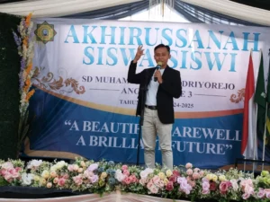 Cahaya Sang Guru, Kado Istimewa SD Muhammadiyah 1 Driyorejo Saat Akhirussanah 2025