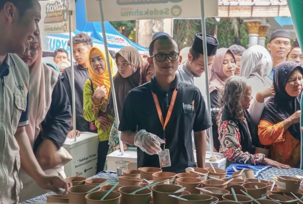Ribuan Warga Ponorogo Nikmati Bakso Lazismu di Puncak Milad Muhammadiyah ke 113