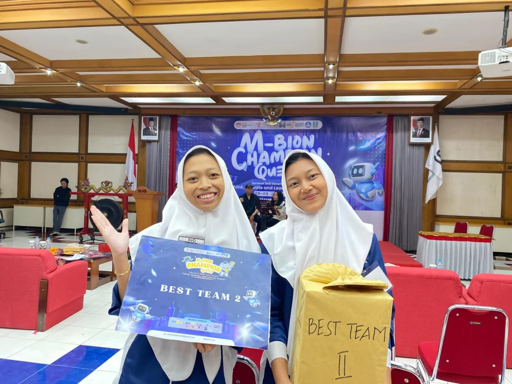 Siswi SMAMDELA Raih Best Team di M-Bion Champion Quest UISI 2025