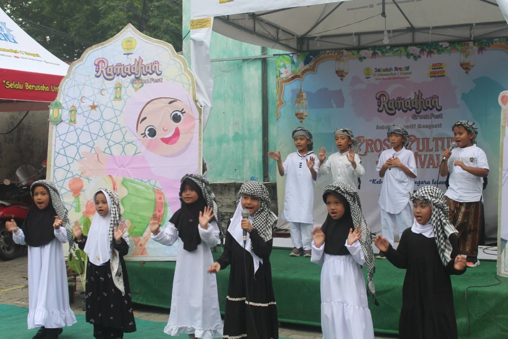 Sekolah Kreatif Menganti Kenalkan Keberagaman Negara Islam dalam Cross Culture Festival