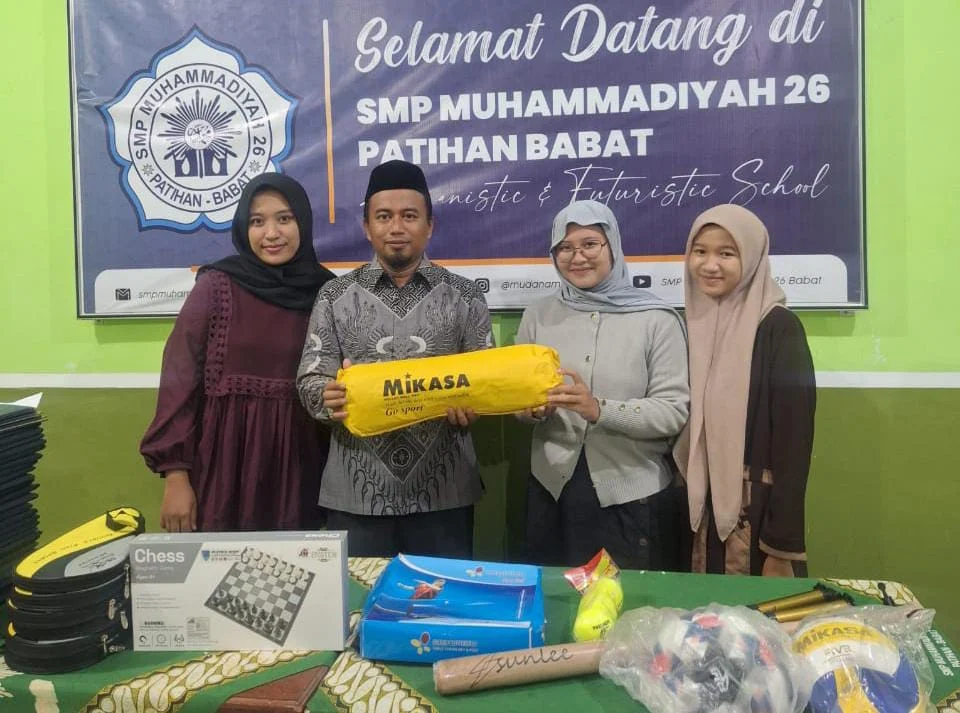 Alumni SMP Muhammadiyah 26 Babat Berikan Bantuan Peralatan Olahraga