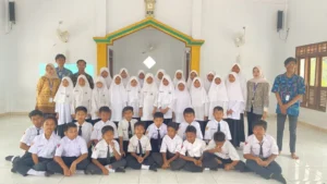 Dari Public Speaking hingga Menabung: Mahasiswa KKN UMG Bekali Siswa Sekargadung Keterampilan Masa Depan