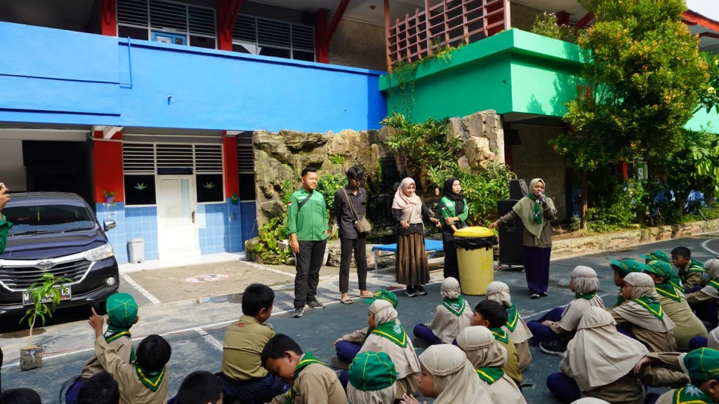 Komite SD Mugres Gelar Edukasi Peduli Sampah dan Lingkungan