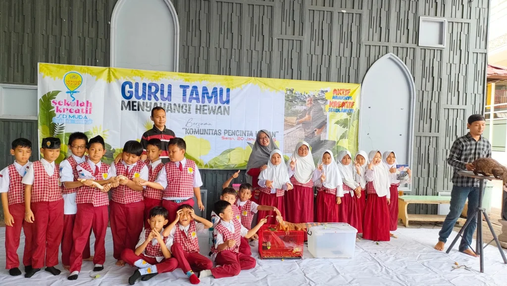 Menilik Kegiatan Edukatif di SD Muhammadiyah 2 Tulangan: Mengenal dan Menyayangi Hewan