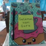 Wujudkan Rasa Cinta, Murid MAM 8 Takerharjo Beri Hadiah pada Guru