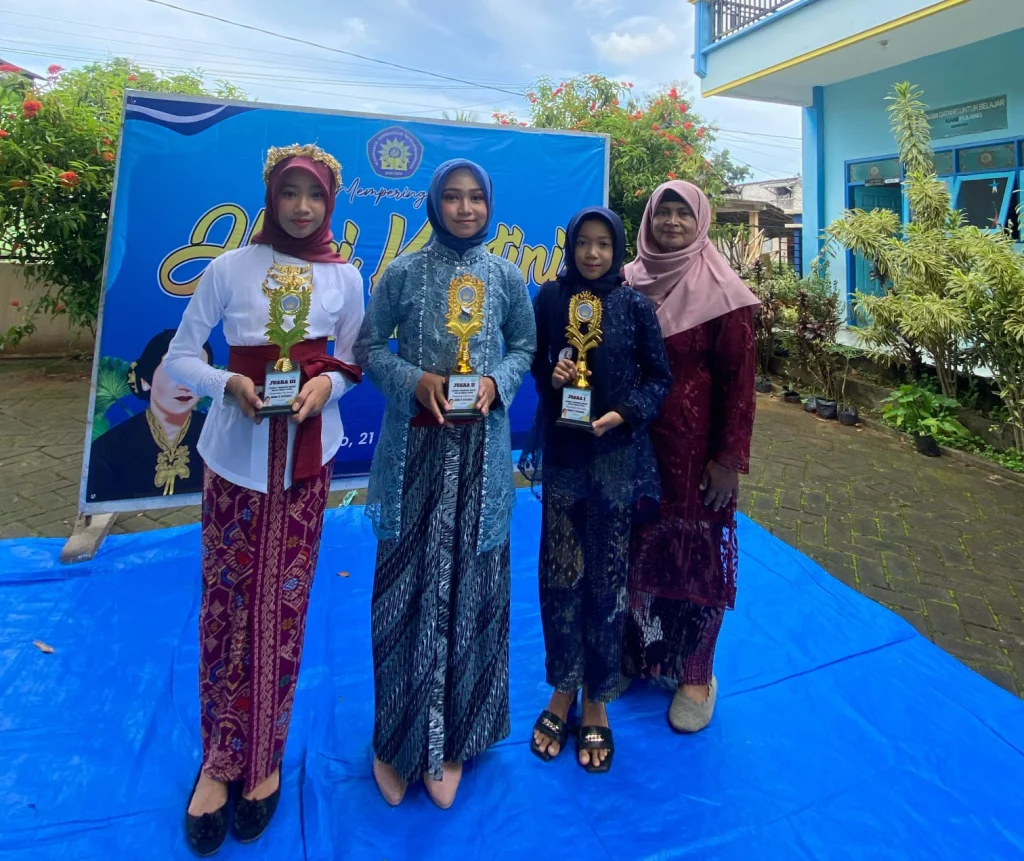 MI Muhammadiyah 3 Doudo Gresik Gelar Dua Acara Peringatan Hari Kartini, Apa Saja?