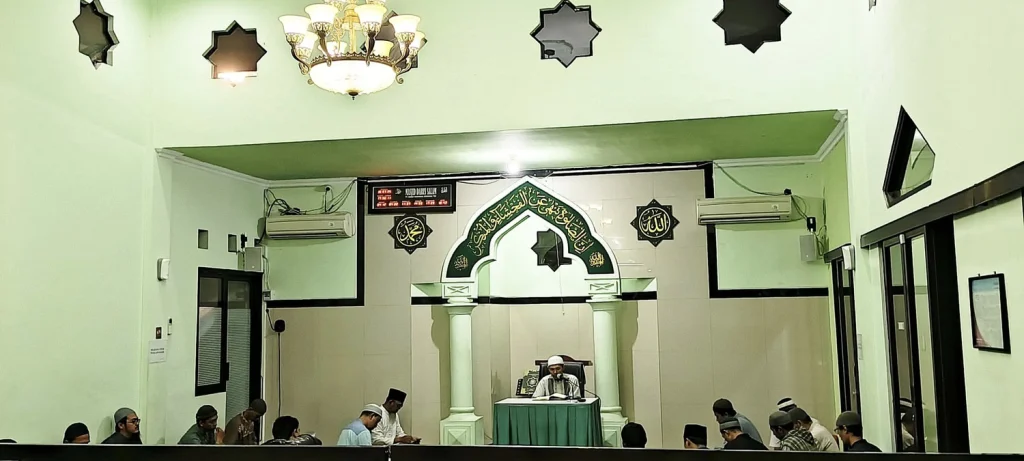 Kegiatan Dakwah “Mustashar Fil Muamalat” di Masjid Darussalam Semen Indonesia Berjalan Lancar