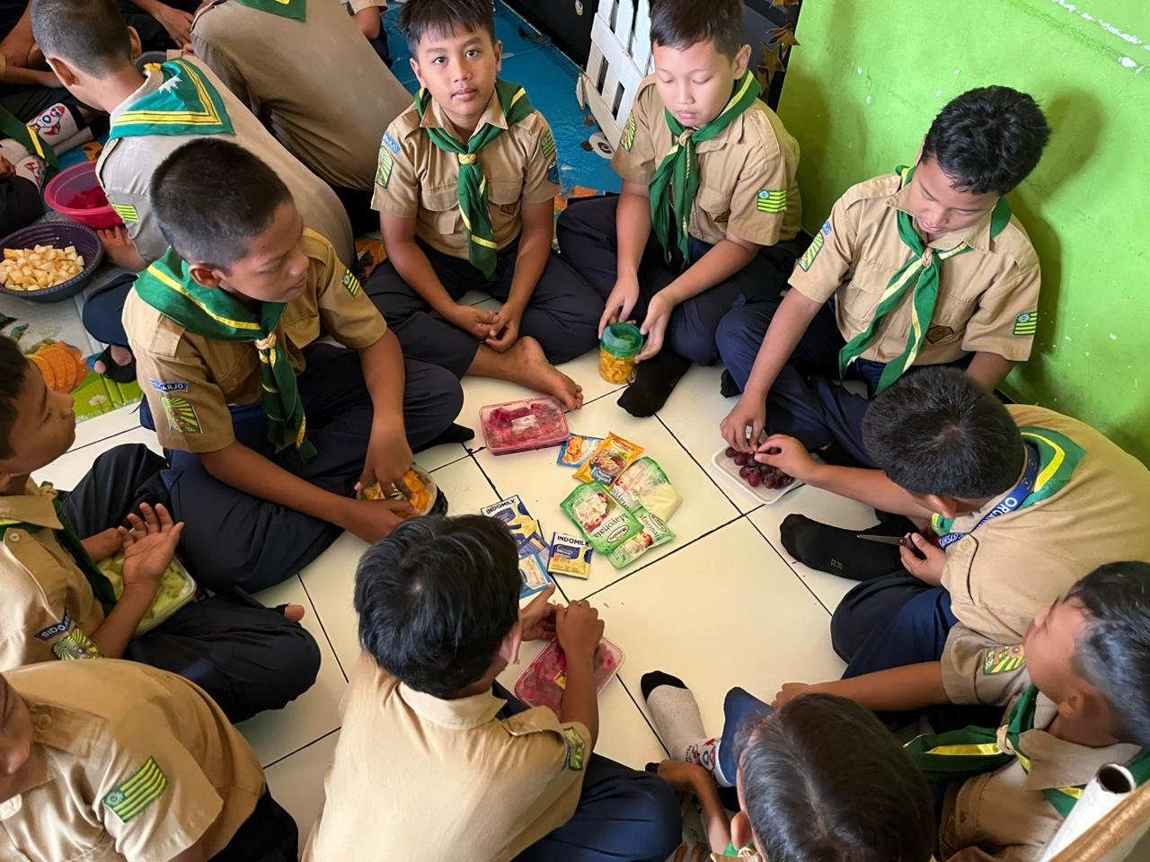 Menumbuhkan Kreativitas dan Gaya Hidup Sehat dengan Salad Buah