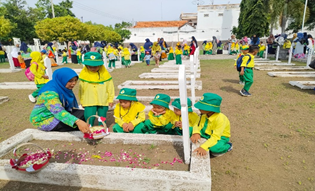 KB-TK Aisyiyah Kota Situbondo Ikuti Tabur Bunga di TMP
