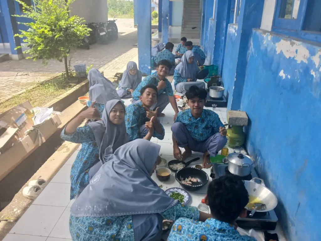 SMA Muhammadiyah 11 Laren Meriahkan Milad ke-113 Muhammadiyah Lewat Kokurikuler Berbasis Kreativitas Kuliner