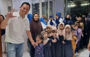 Berbagi Kebahagiaan Ramadhan, Alumni St Louis 1 Surabaya (PALS) kunjungi PAM Medokan Ayu