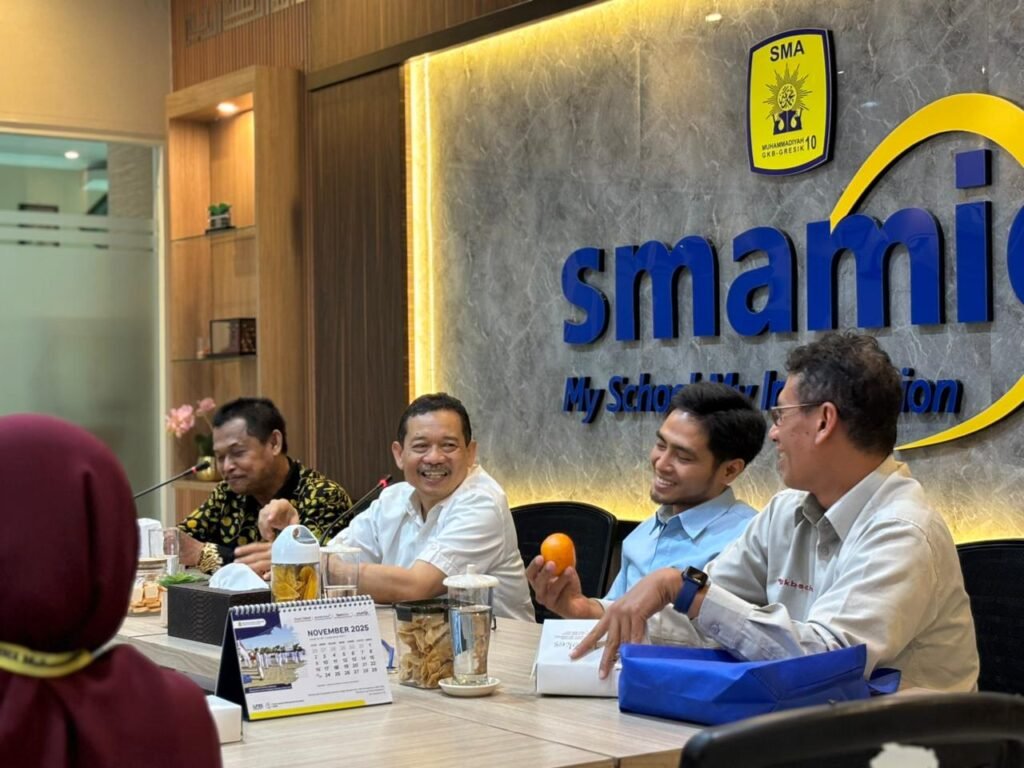 Staf Khusus Mendikdasmen Kunjungi SMA Muhammadiyah 10 GKB Gresik