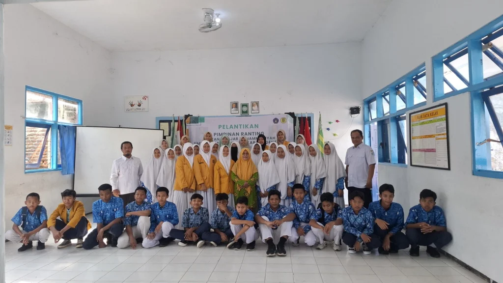 Dominasi Perempuan dalam Pelantikan PR IPM SMPM 5 Karanggeneng