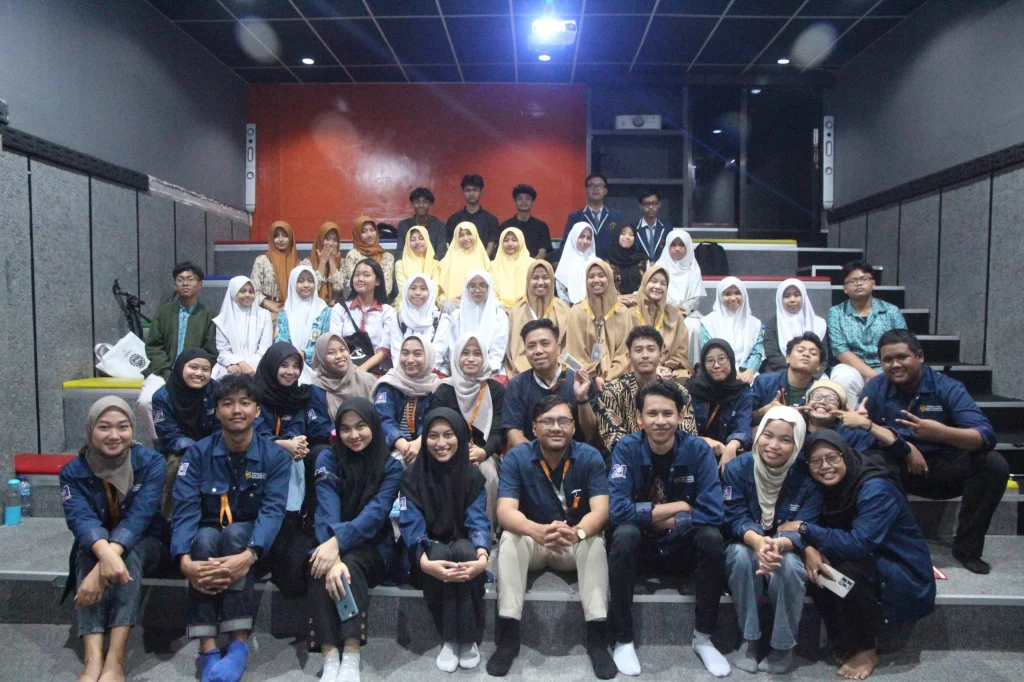 Mengintip Keseruan Siswa SMA/MA Malang Belajar Jurnalistik di Komunikasi UMM