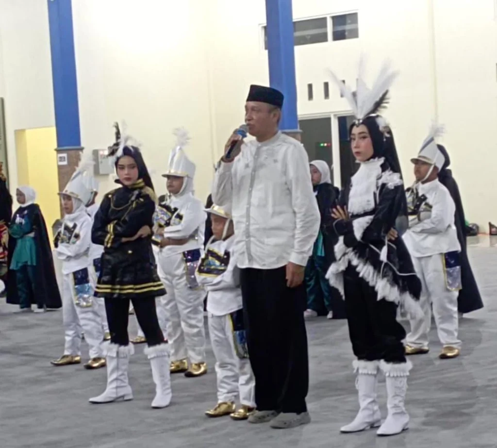 Majelis Dikdasmen PCM Genteng Lepas Sunrise Marching band SD Menteng