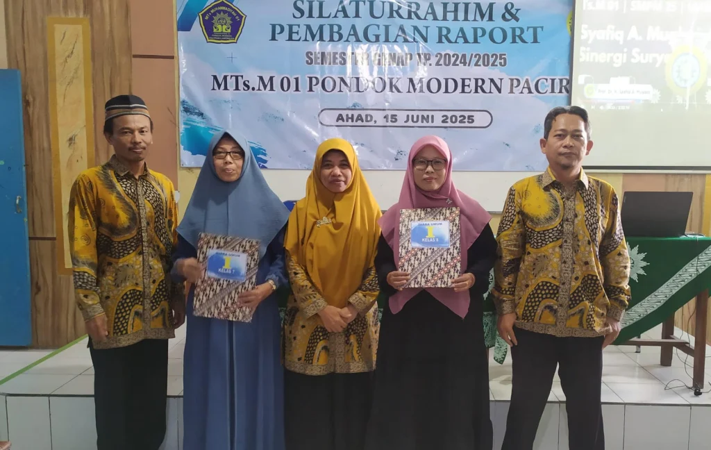 MadtsaMutu Pondok Modern Paciran Jalin Silaturrahmi dengan Wali Murid melalui Pembagian Rapor