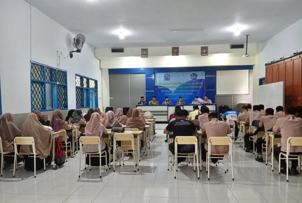 Majelis Dikdasmen dan PNF Adakan Pembinaan Guru dan Karyawan SMK Muda Genteng