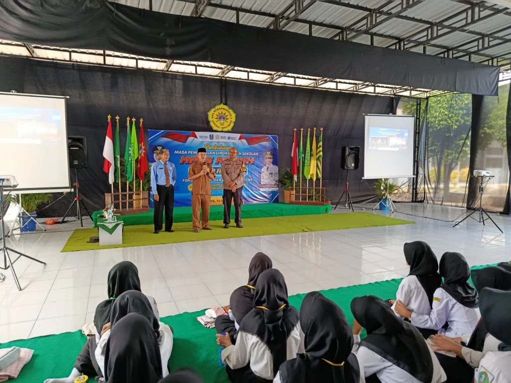 Raih Hasil Memuaskan, Pengawas SMA Laksanakan Monev MPLS di SMAS Muha Genteng