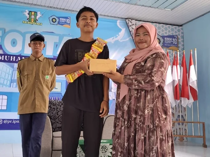 Penutupan Fortasi Penuh Kesan SMK Muhammadiyah 10 Mantup dengan Rewarding Peserta Terbaik