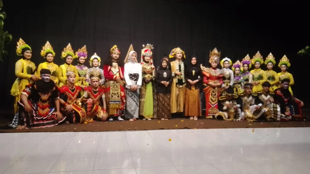 Teater Lam Alif SMAS Muha Luruh-kan Suasana Liburan dengan Pagelaran Legenda Banyuwangi