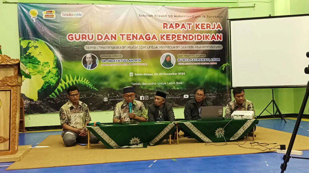 Jelang liburan Sekolah, SD Muhammadiyah 16 Surabaya Selenggarakan Rapat Kerja