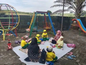 Serunya Bermain Peran, Rekreasi Ke Taman Kota Bersama KB–TK Aisyiyah 49 Griya Kencana