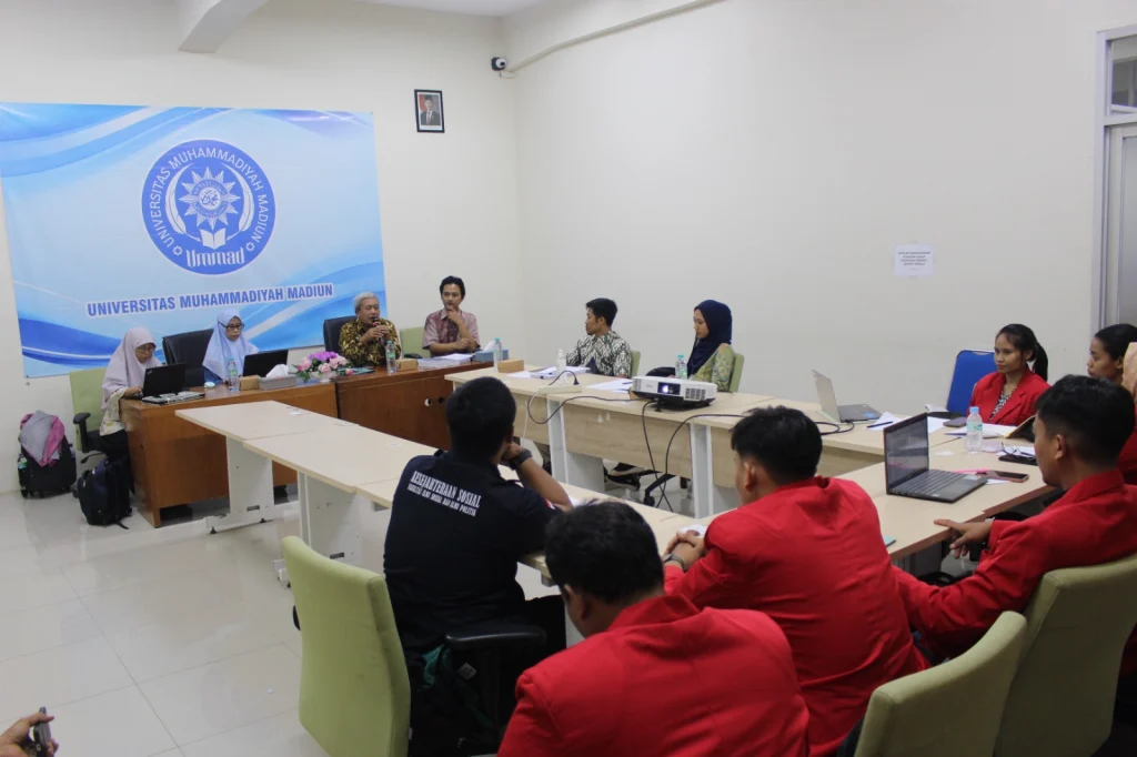 Kaji Hasil Praktikum Mahasiswa di Lembaga Sosial, Prodi Kesos UMMAD (UMJT) Gelar Seminar Hasil Praktikum