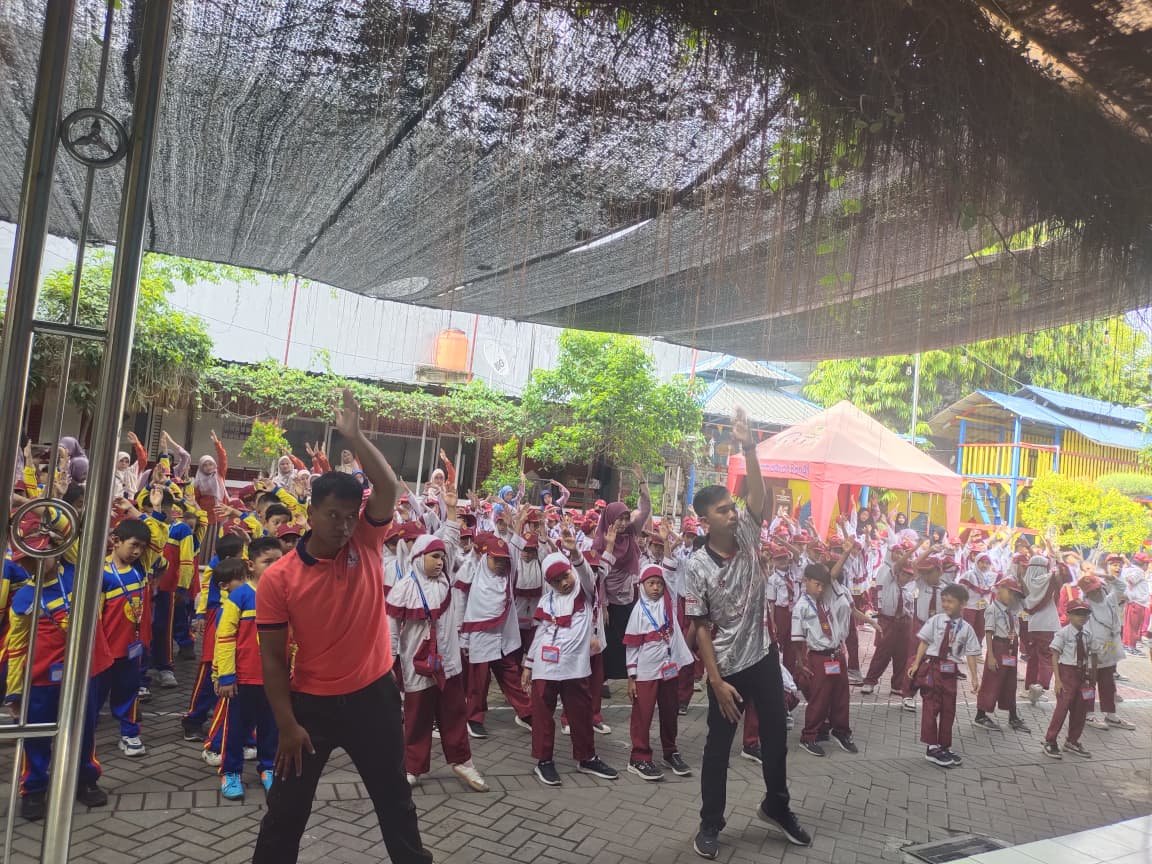 Pagi Penuh Semangat! Siswa dan Guru SD Muhammadiyah Bangil Kompak Ikuti Senam Sehat Bersama