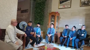 Karena Kursi Roda Macet, Bisa Masuk Raudhah