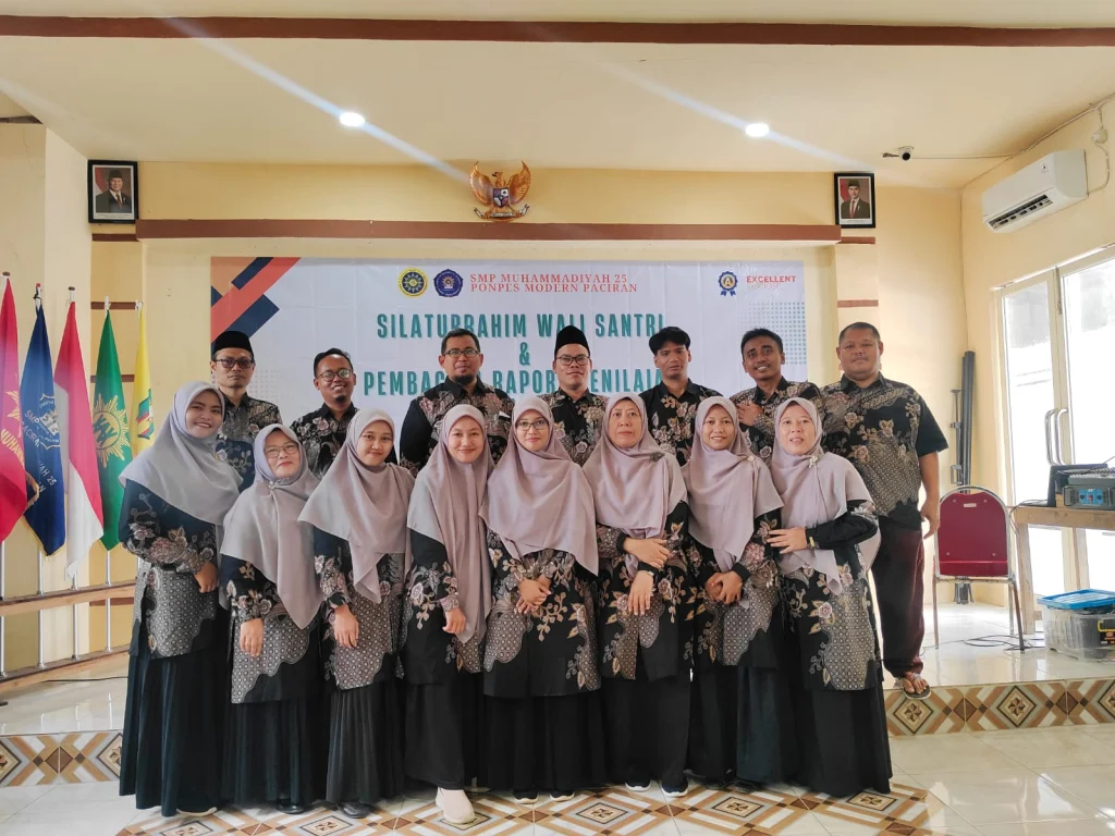 SMP Muhammadiyah 25 Pondok Modern Paciran Gelar Silaturrahim dan Pembagian Rapor Sumatif Akhir Tahun
