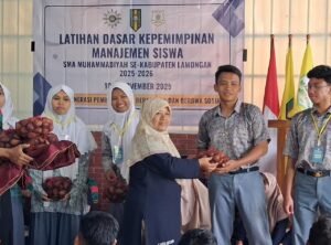 M. Giovani Harumkan Nama SMAMUSIX Karangasem sebagai Peserta Terbaik di Ajang LDKMS FOSKAM Lamongan