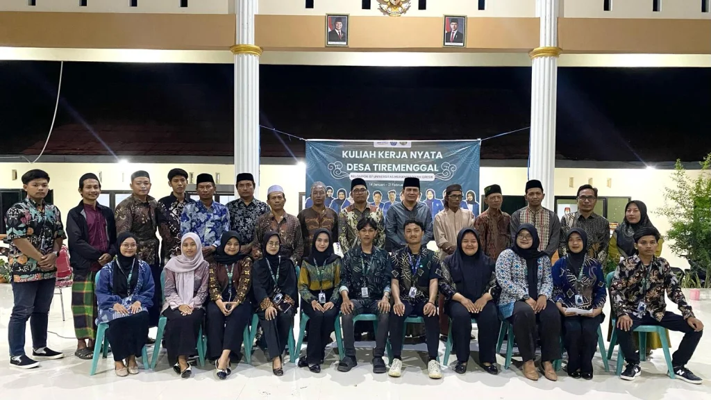 Mahasiswa KKN Universitas Muhammadiyah Gresik Ubah Sampah Jadi Berkah di Desa Tiremenggal