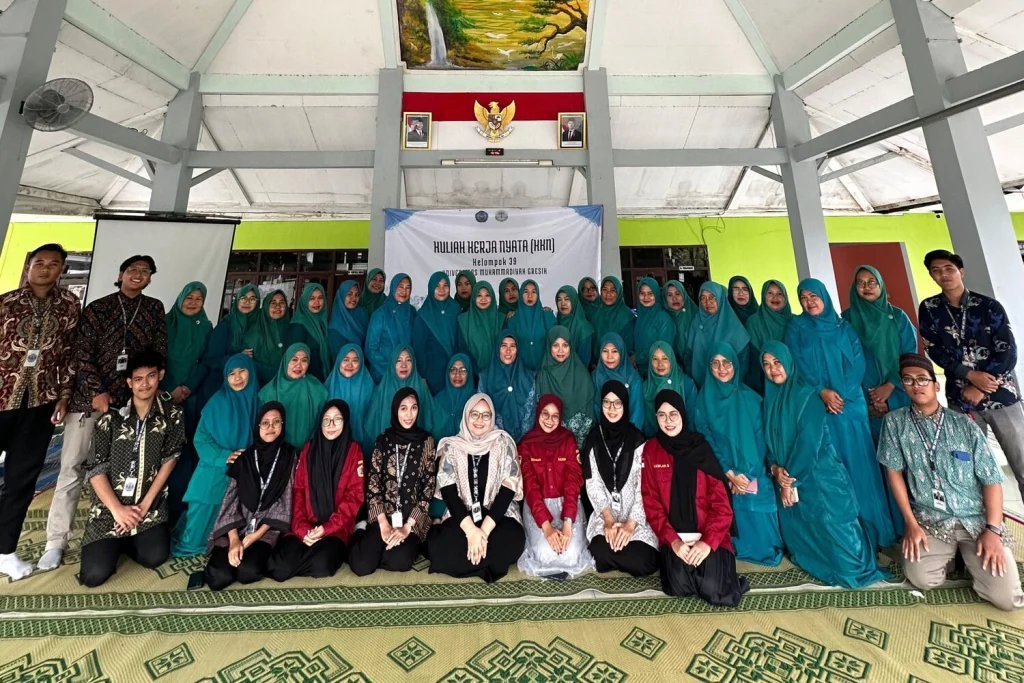 Menengok Digital Marketing dan Literasi Aplikasi Keuangan oleh Mahasiswa KKN UMG