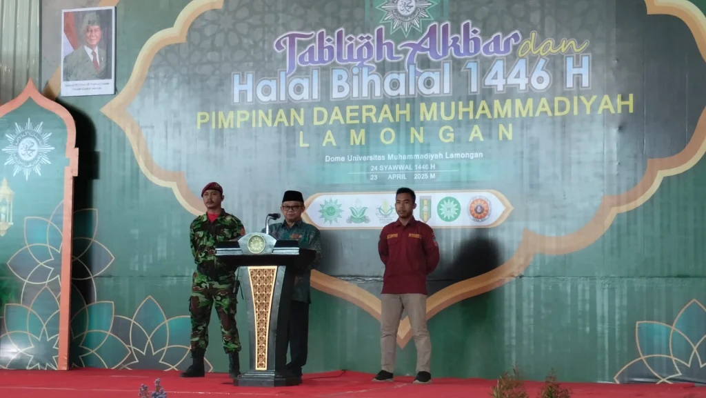 Hadiri Halal Bihalal PDM Lamongan, Abdul Mu’ti Kupas 4 Kunci Hidup Rukun