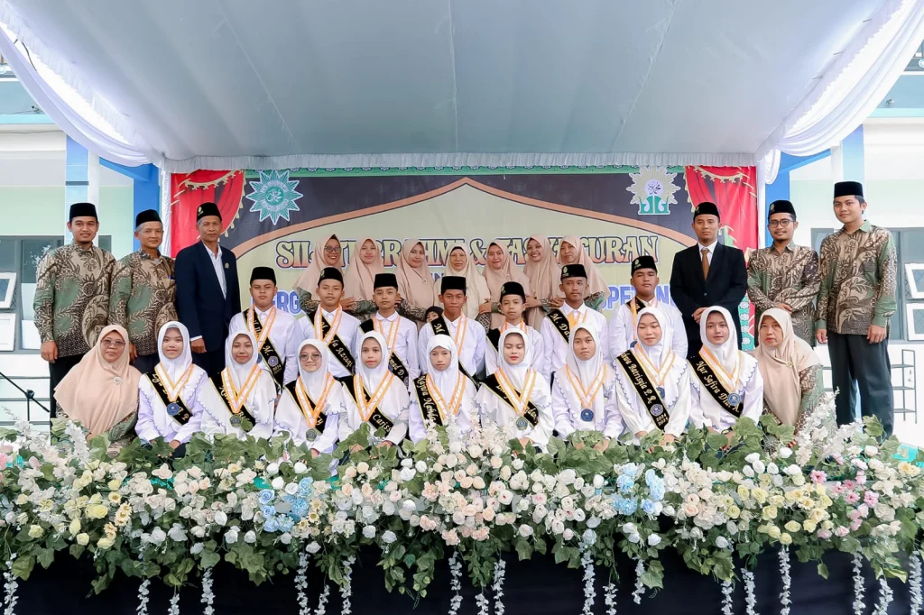 Silaturahmi dan Tasyakuran Perguruan Muhammadiyah Mojopetung: Bersama Al-Quran, Semangat Meraih Kesuksesan Masa Depan