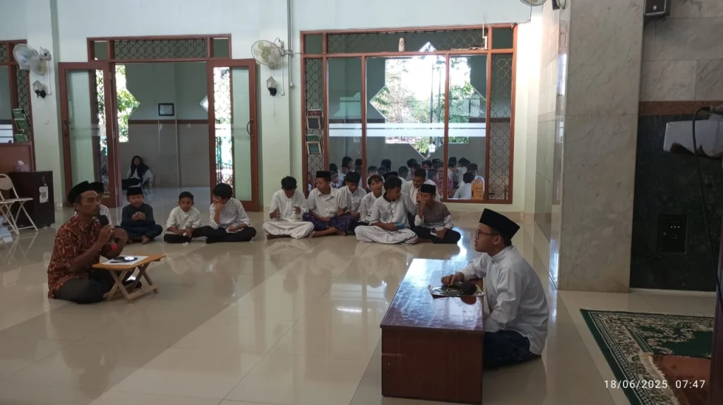 Melangitkan Ayat Suci: Murid SMP Muhammadiyah 1 Blitar Ukir Jejak Emas di Ujian Tahfidz Munaqosah