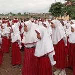 Mengikuti Upacara Bendera di SD Menteng: Tingkatkan Kedisiplinan dan Cinta Tanah Air