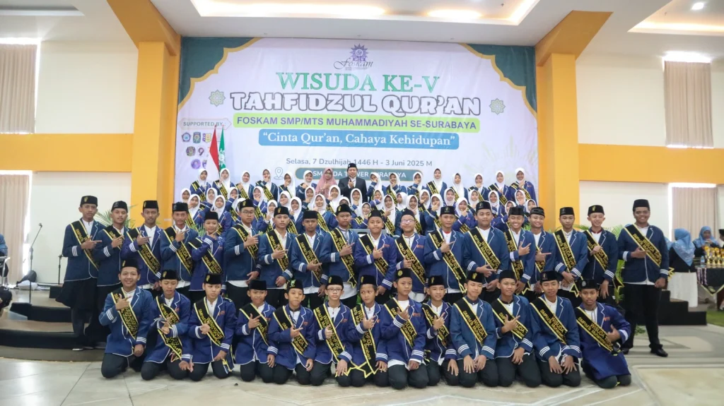 77 Siswa SMPM 7 Hafal hingga 7 juz saat Wisuda Tahfidz se-Surabaya