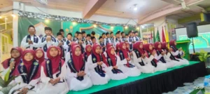 Dua Santri Asuh Panti Pesantren Muhammadiyah Gersikan Ikuti Wisuda Tahfidz