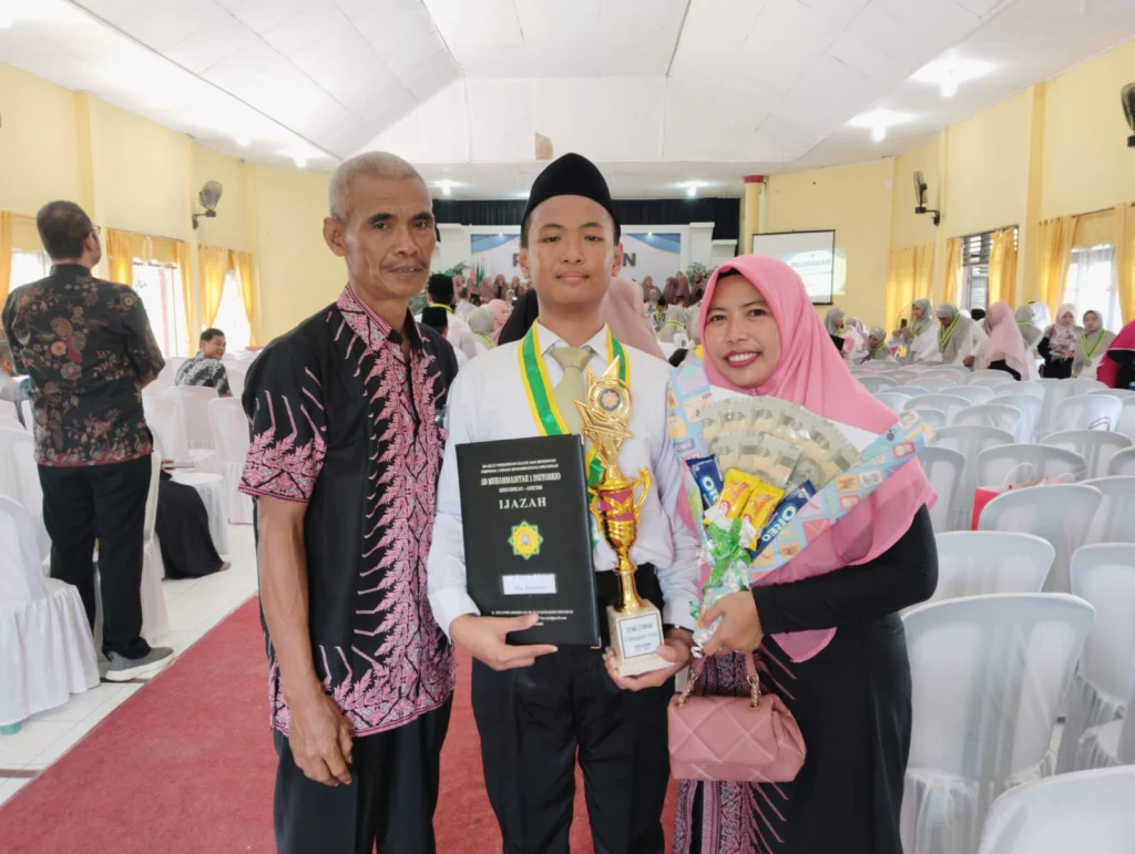 Kunci Sukses Ibnu Menjadi Wisudawan Terbaik SD MUDRI