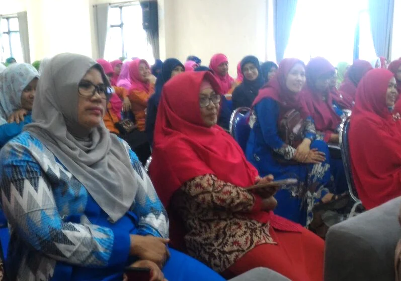 Harus Ada Mushaf Alquran dalam Tas Guru TK; Jangan hanya Bedak, Lipstik, dan Sejenisnya