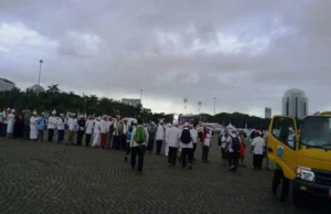 Haru dan Bangga: Tanggapan Warga untuk Peserta Longmarch Aksi 212 dari Menteng ke Monas